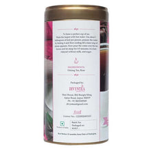 गैलरी व्यूवर में इमेज लोड करें, Close-up of Oolong Rose tea leaves twisted with fragrant dried rose petals